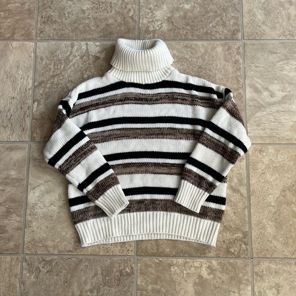 Sweater XS - Picture 2 of 3